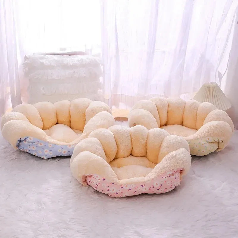 CozyPaws Winter Pet Bed - Warm Basket for Cats & Dogs, Soft Cushions for Puppies & Kittens