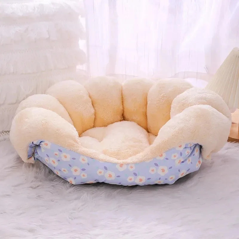 CozyPaws Winter Pet Bed - Warm Basket for Cats & Dogs, Soft Cushions for Puppies & Kittens